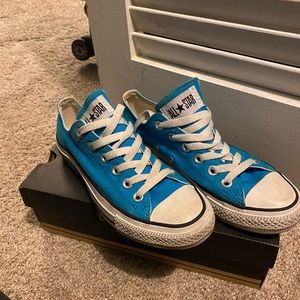 Vivid Blue Chuck Taylors Sz 5m/7w